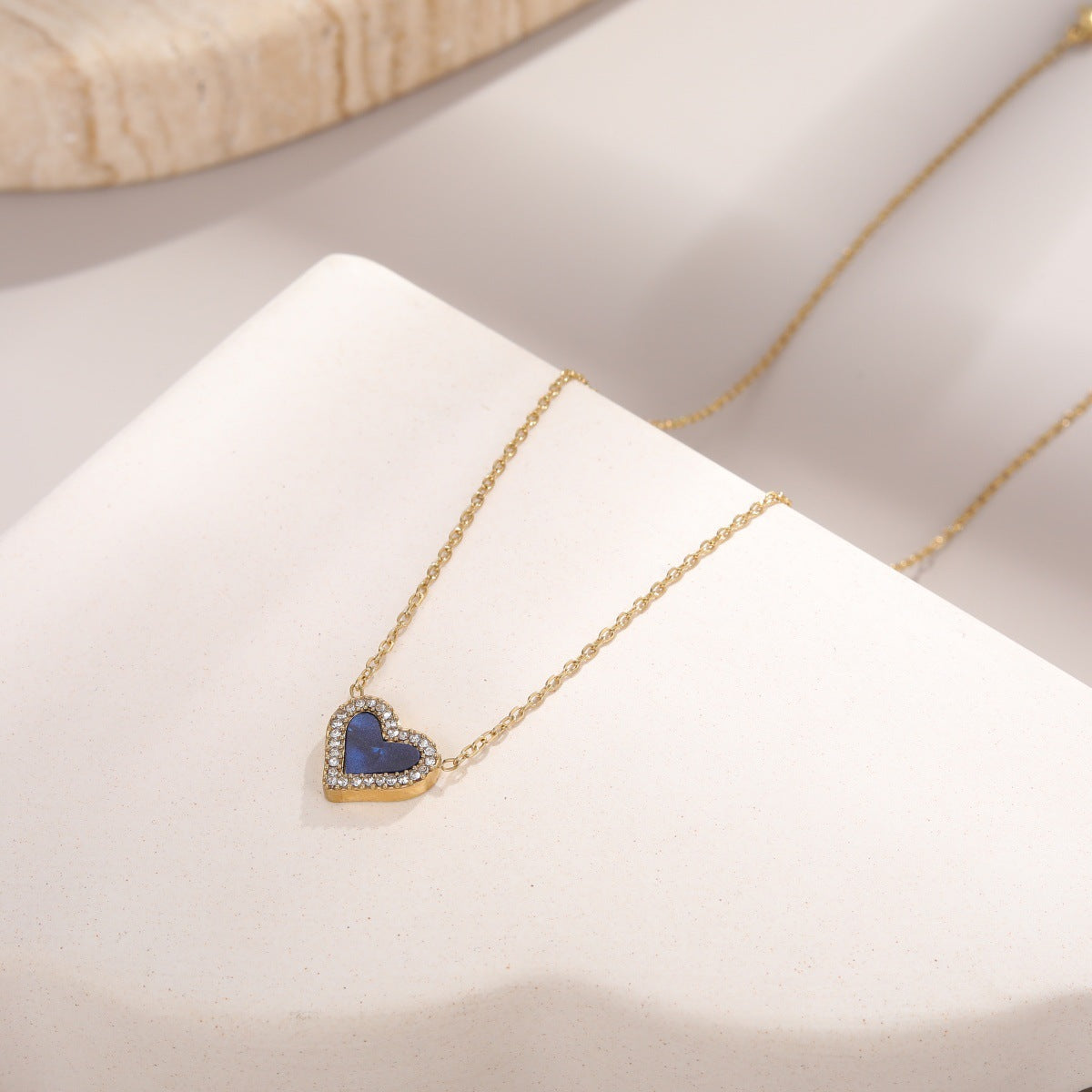 18K Gold KoreanJapanese Style Fashionable Heart Necklace Versatile For Women