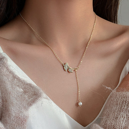 Women's Retro Elegant Leaf Tassel Necklace