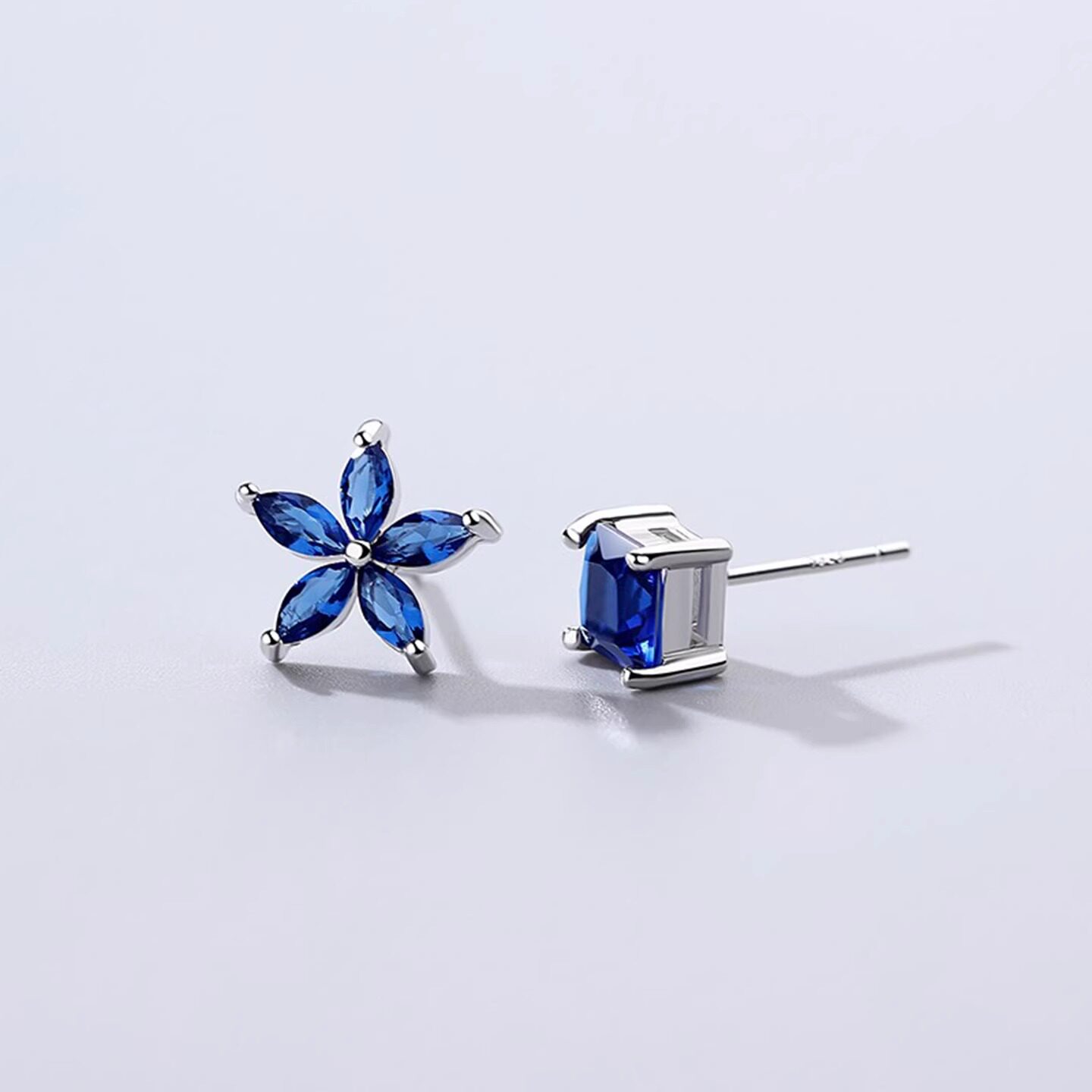 S925 Silver Needle Blue Rhinestone Flower Stud Earrings Simple And Elegant